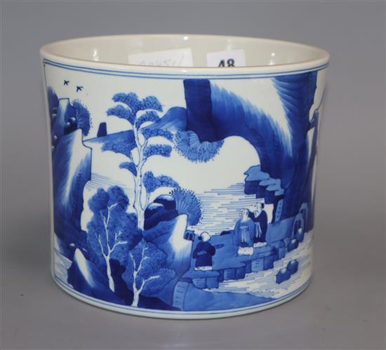 A Chinese blue and white brush pot height 16cm